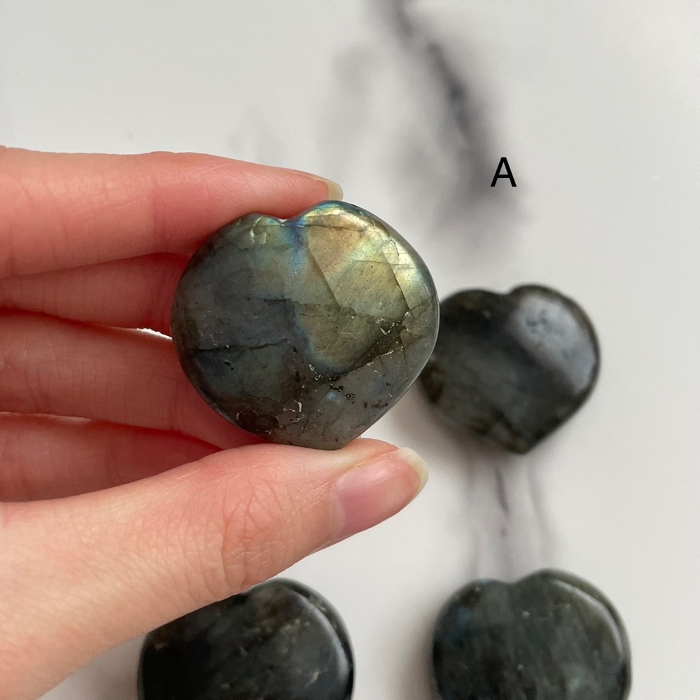 Mini Labradorite Heart - Picture 3 of 9
